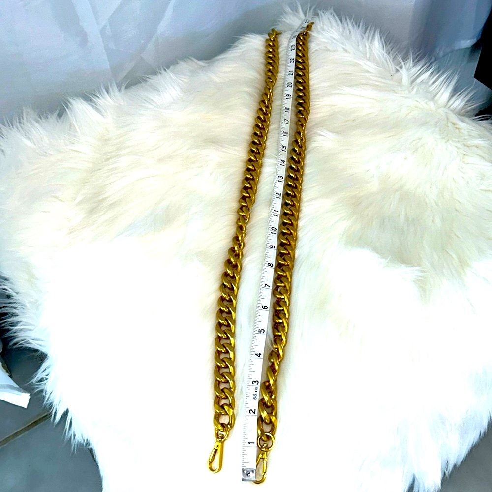 👗PURSE👗CHAIN STRAPS👗NWOT👗 SHOULDER STRAPS/ BELTS👗One is $44.00 - Picture 6 of 11